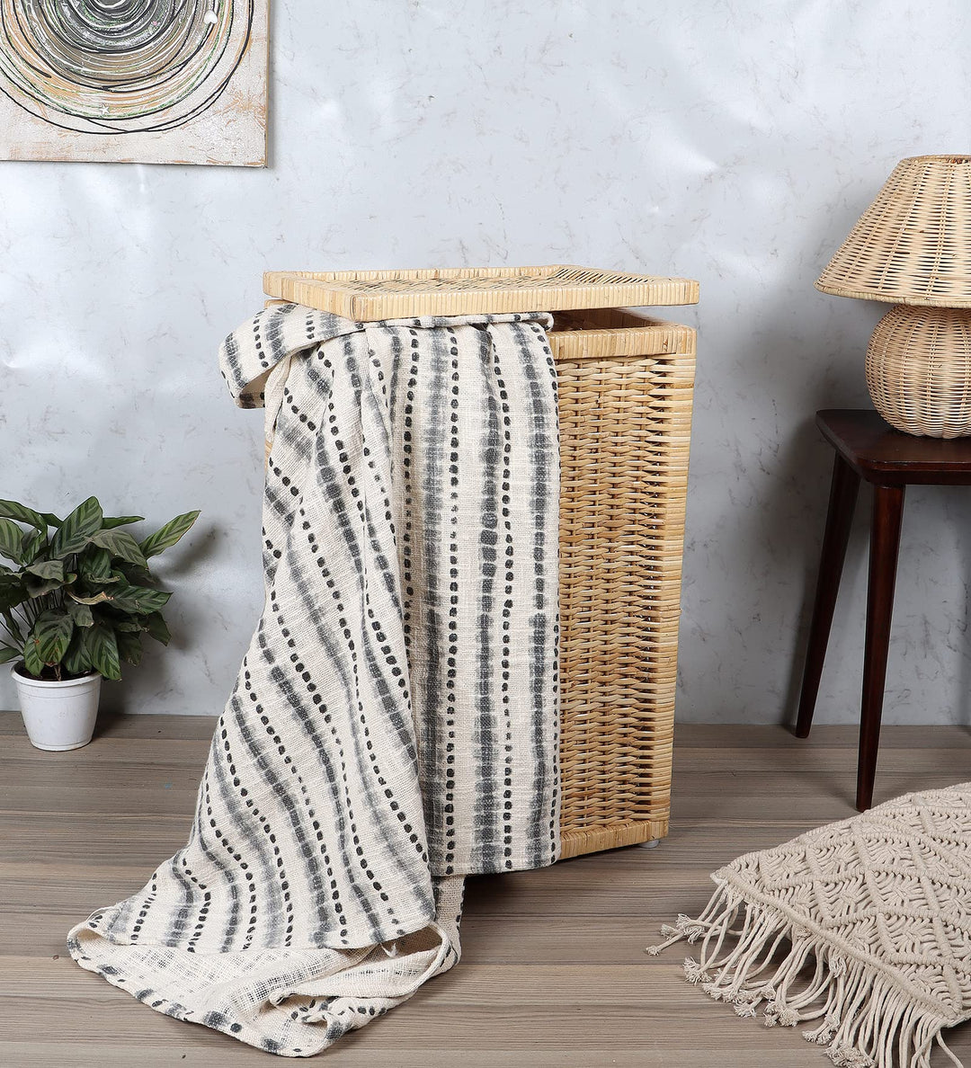Luxury Rattan Handicrafts  wicker water hyacinth kauna grass bamboo cane Storage Basket with Lids | laundry hampers for bathroom wicker laundry ba